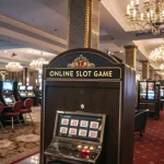 Descubra a evolução dos slots, das máquinas clássicas aos modernos jogos online com novas regras e tecnologia avançada.